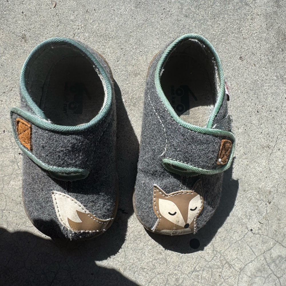 See Kai Run Atlas II  Gray Fox Velcro Shoes